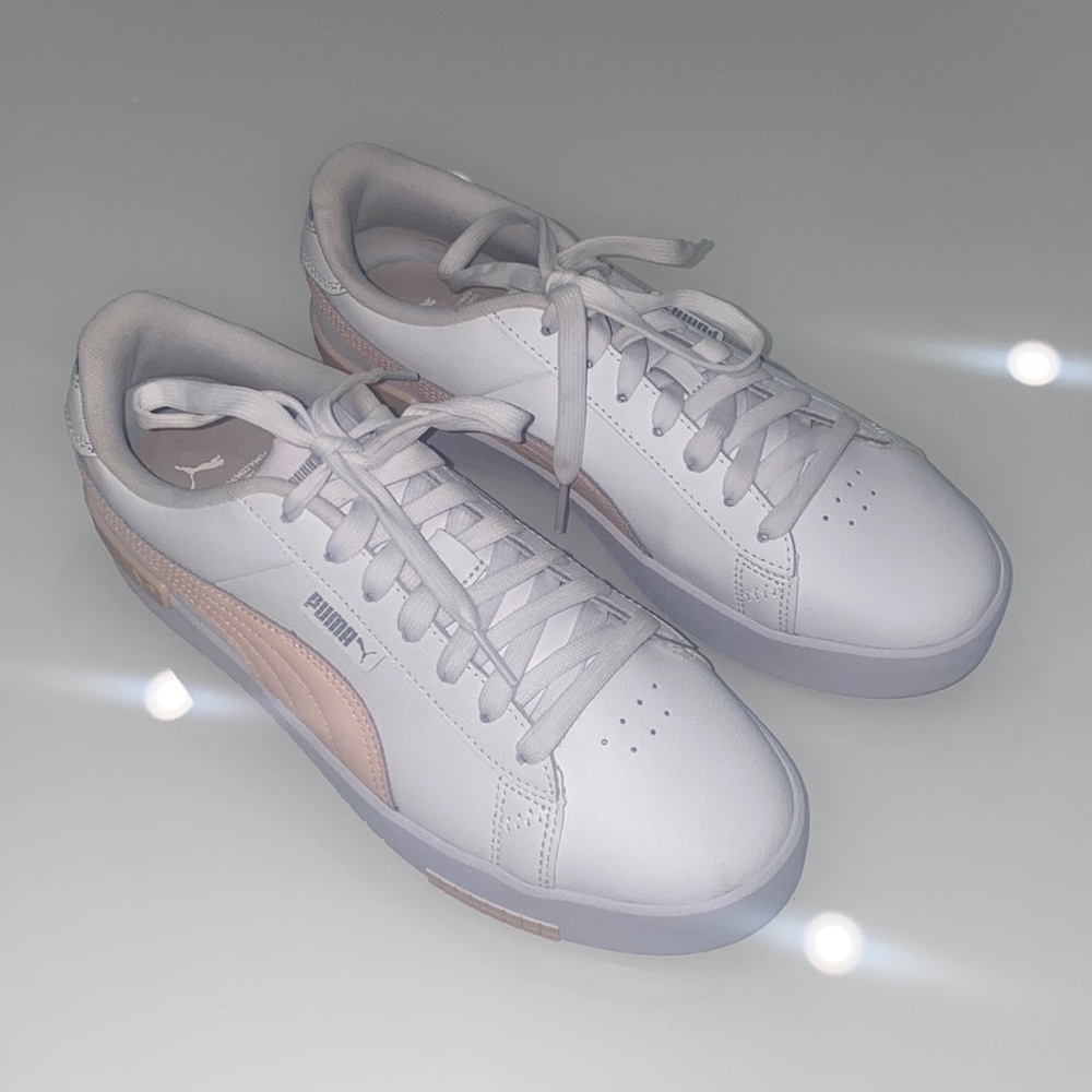Puma size 10 white platform sneakers